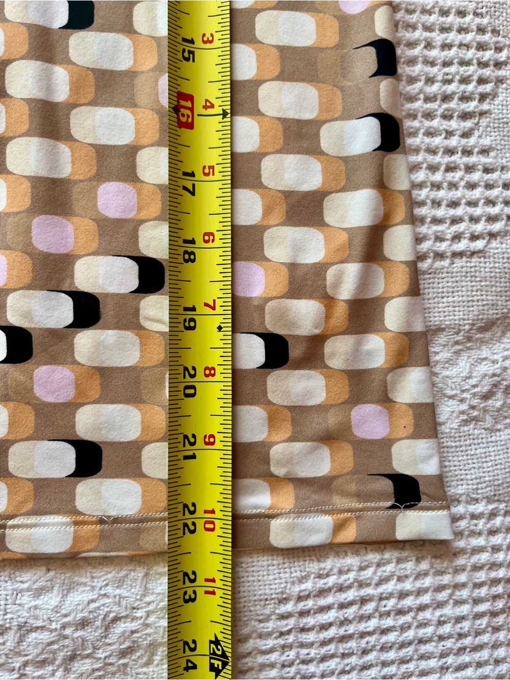 St. John Geometric Ovals Lozenges Print Turtleneck Long Sleeve Tee in Peach Pink - Picture 10 of 12